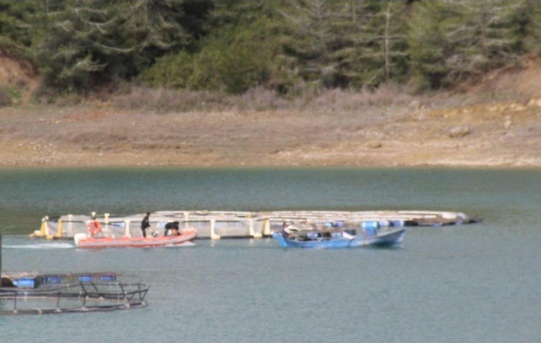 &Ouml;ğrencinin &Ouml;nce Canını Kurtardı, Sonra Ayakkabısını Elleriyle Yıkadı
