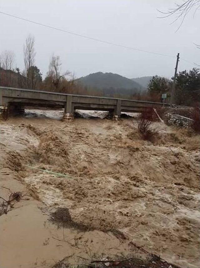 Turizm Köyü Sel Sularına Teslim Oldu