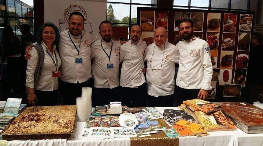 Van Yemekleri &lsquo;y&ouml;resel Gastronomi Festivali&rsquo;nde Tanıtıldı