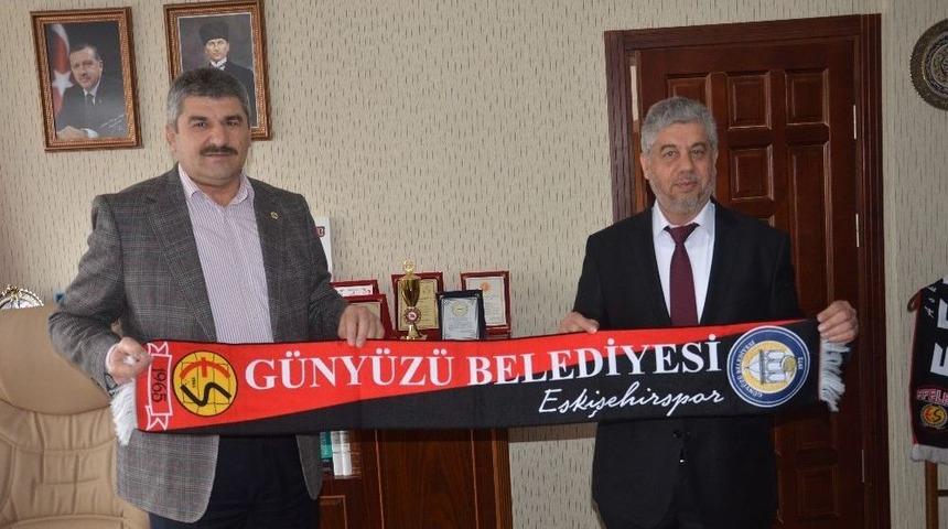Eskişehir İl M&uuml;ft&uuml;s&uuml; Bekir Gerek, Başkan Arayıt&rsquo;ı Makamında Ziyaret Etti.