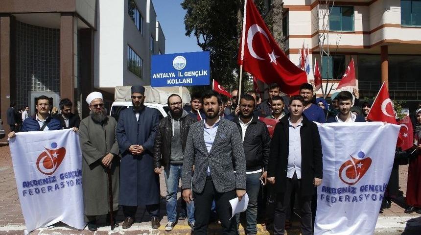 Hollanda&rsquo;nın Antalya Fahri Konsolosluğu &Ouml;n&uuml;nde Protesto