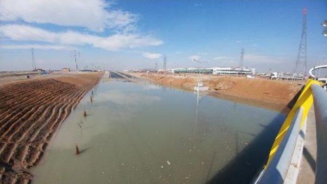 Altgeçit Su Altında Kaldı, Karayolu Ulaşıma Kapandı