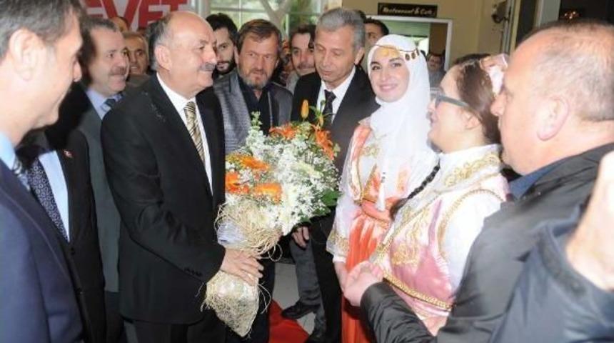 M&uuml;ezzinoğlu'dan Chp Lideri'ne: Sen Nasıl Atat&uuml;rk&ccedil;&uuml;s&uuml;n?