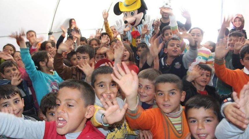 Depremzede &Ouml;ğrencilere Moral Verildi