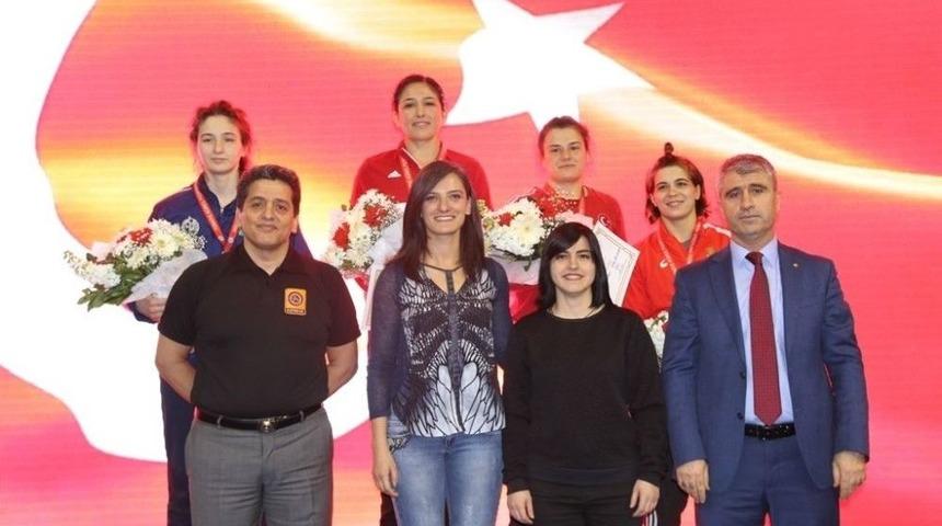 Yaşar Doğu&rsquo;da T&uuml;rkiye Şampiyon