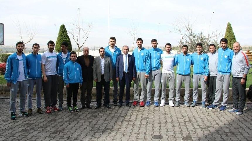 Demirkol Voleybol Takımından Şampiyonluk S&ouml;z&uuml; Aldı