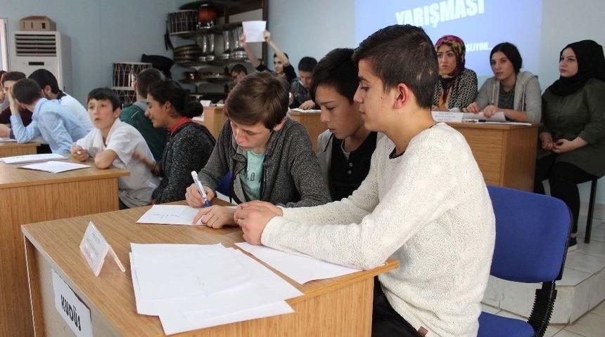 Beyaz Kalpler&rsquo;de Geleneksel Bilgi Yarışması