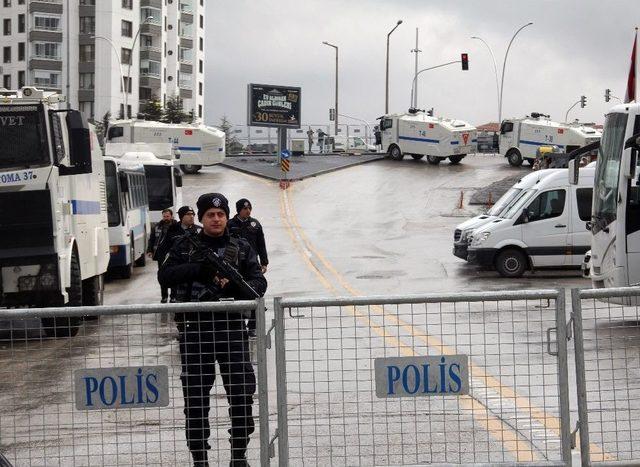 Hollanda Büyükelçiliği Önündeki Güvenlik Önlemleri Devam Ediyor