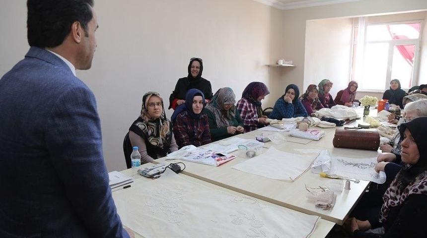 Milletvekili Yaman, Ko-mek Kursiyerlerini Ziyaret Etti