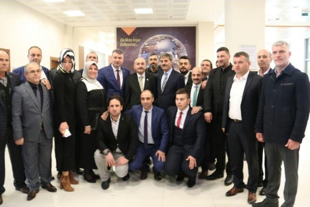 Bakan M&uuml;ezzinoğlu Serdivan Belediyesi&rsquo;ne Misafir Oldu