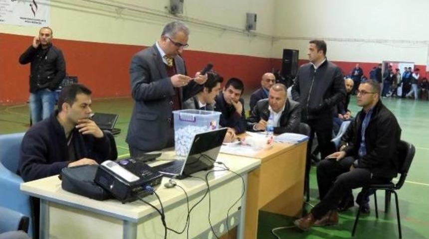 Midyat'ta 2 Bin Kişinin Başvurduğu Işe Alınacak 200 Kişi Kura Ile Belirlendi