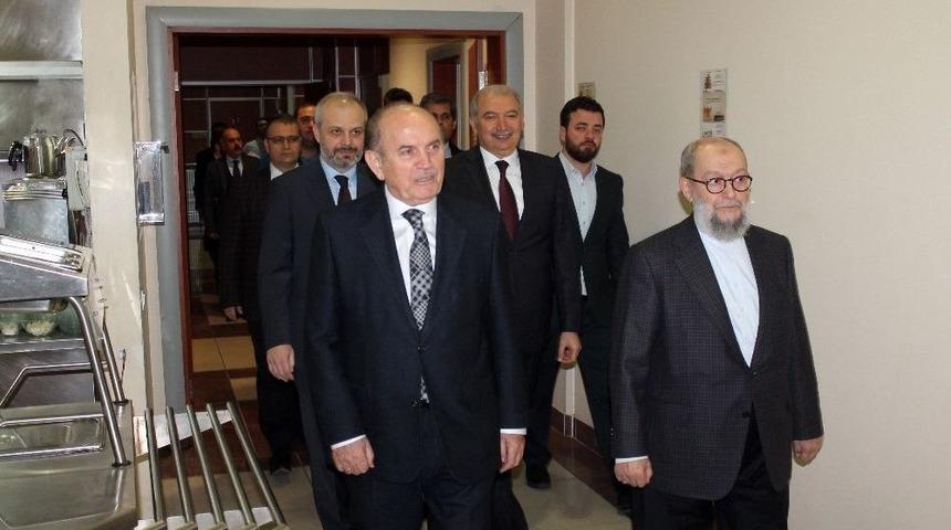 Kadir Topbaş, &ldquo;tankını, U&ccedil;ağını, Helikopterini Ve Savaş Gemisini Yapan T&uuml;rkiye İstenmiyor&rdquo;