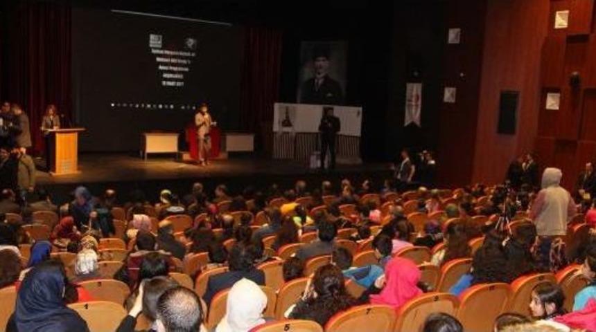 Sivas'ta İstiklal Marşı'nın Kabul&uuml; Kutlandı