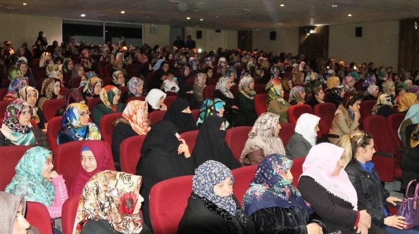 Van&rsquo;da &lsquo;8 Mart&rsquo; Konulu Konferans