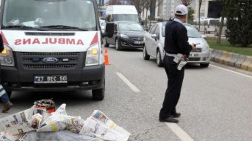 Otomobil &Ccedil;ocuğa &Ccedil;arptı: 1 &Ouml;l&uuml;