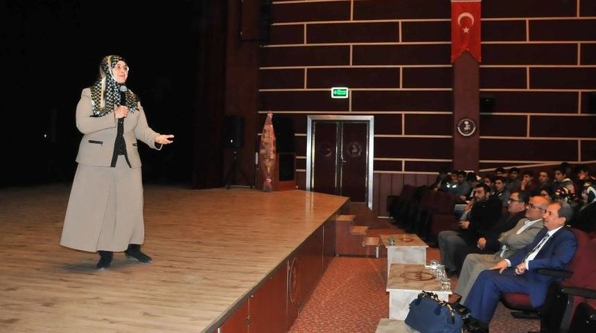 Akşehir Belediyesi’nden Aile Eğitim Semineri