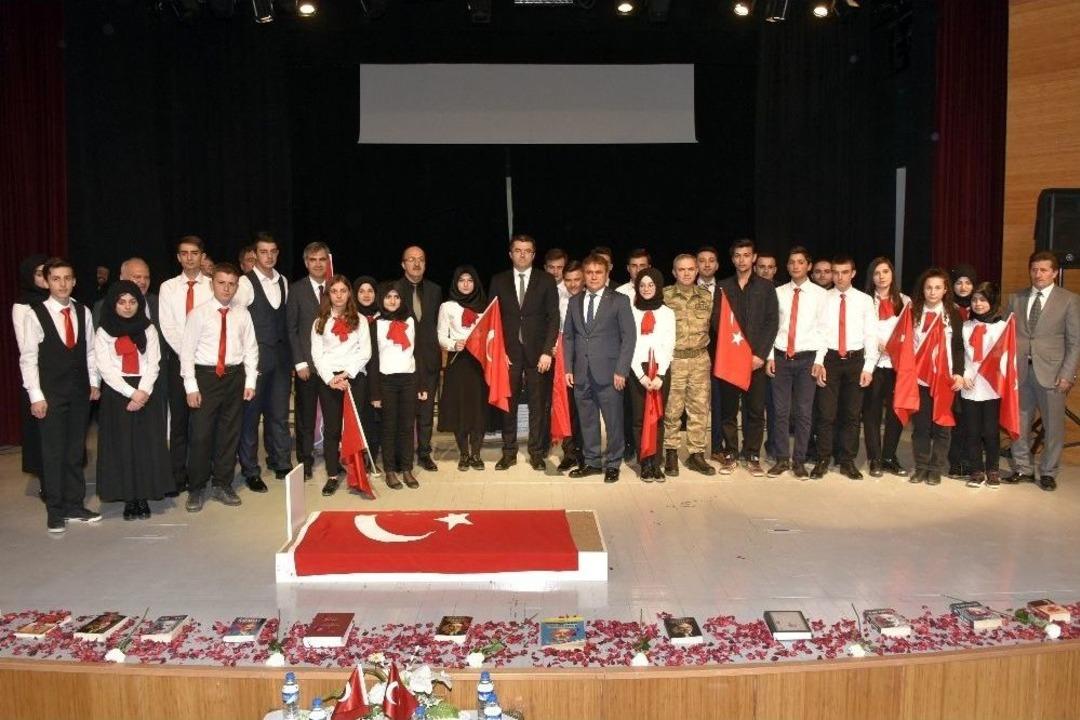 Milli Şair G&uuml;m&uuml;şhane&rsquo;de Anıldı