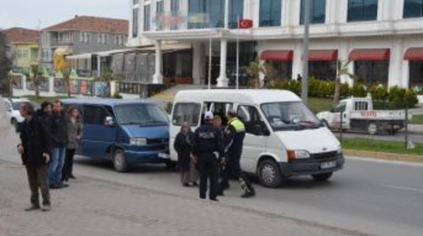 Bafra&rsquo;da Trafik Kazası: 2 Yaralı