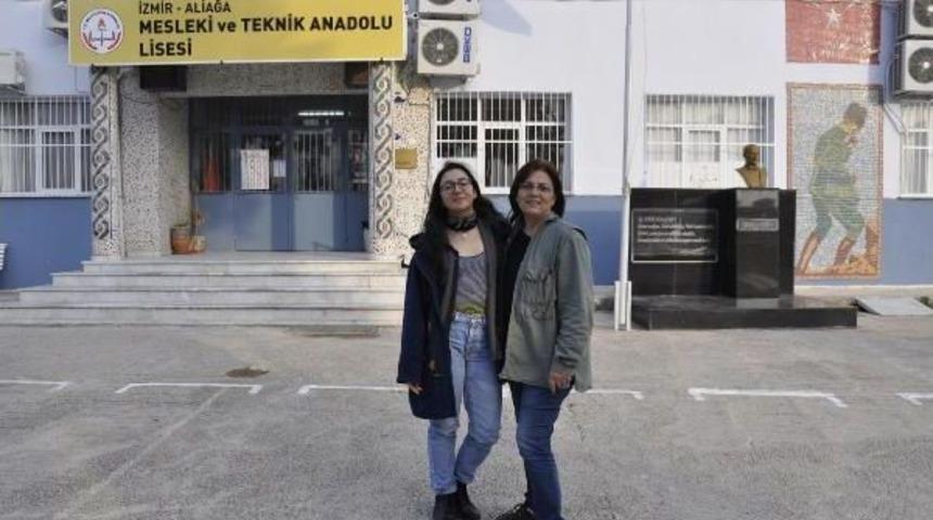 Anne Kız Birlikte Sınava Girdi