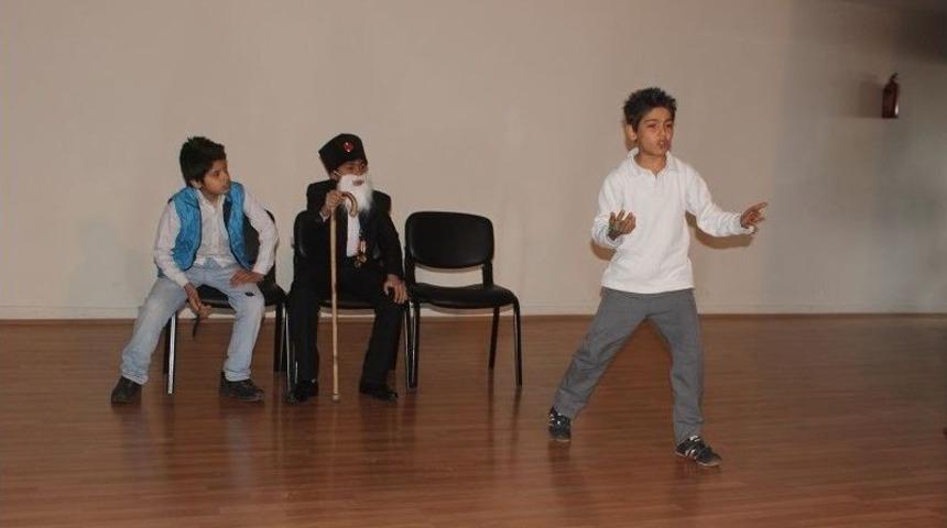 Yavuzelinde İstiklal Marşının Kabul&uuml;n&uuml;n 96. Yıl D&ouml;n&uuml;m&uuml; Kutlandı