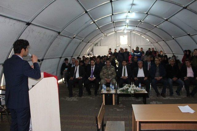 Depremzede Öğrenciler Mehmet Akif’i Çadırda Andı