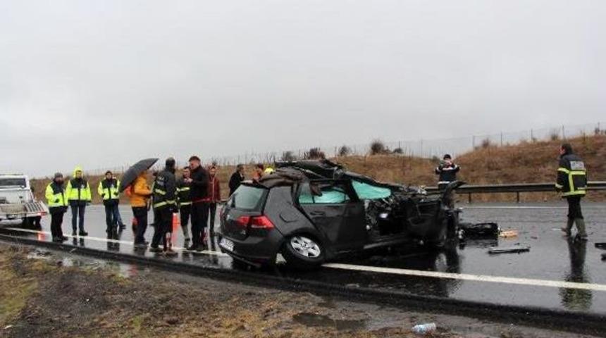 Tem'de 5 Araç Arka Arkaya Kaza Yaptı: 1 Ölü, 4 Yaralı