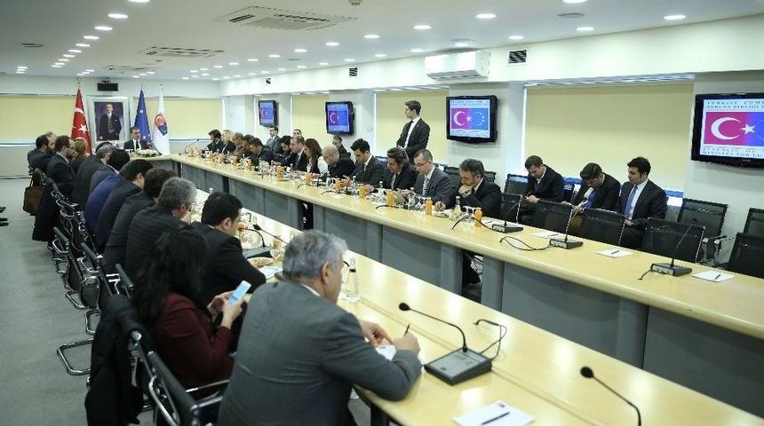 Bakan &Ccedil;elik: &ldquo;bu Hollanda H&uuml;k&uuml;metinin Yanına Kalmayacak&rdquo;