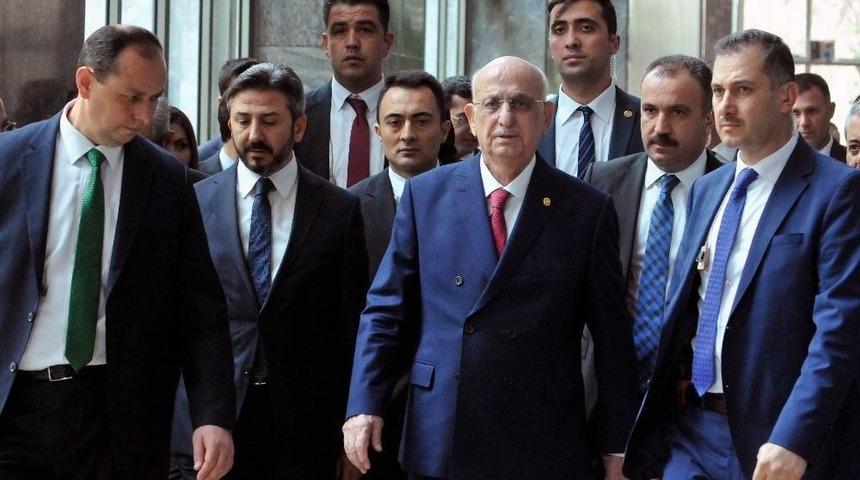 Tbmm Başkanı Kahraman: &ldquo;bir Başbakanları Var, Rutte Mi Yoksa Hilter Mi, Musolini Mi, Franco Mu?&rdquo;