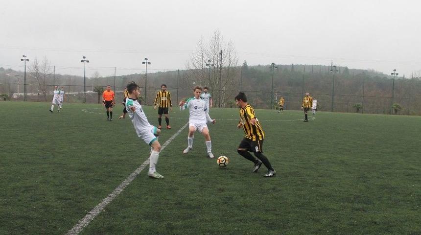 Amat&ouml;r Ma&ccedil;ta Kavga: 1 Yaralı