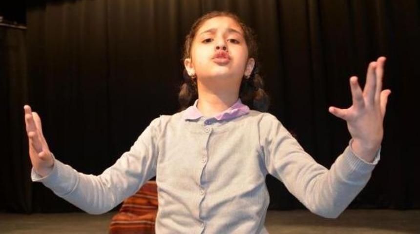 'istiklal Marşı'nı G&uuml;zel Okuma Yarışması'nın Birincisi Suriyeli Shamaa