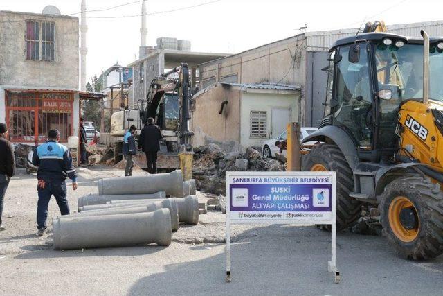 Şanlıurfa’da Kanalizasyon Hat Yenileme Çalışmaları Sürüyor