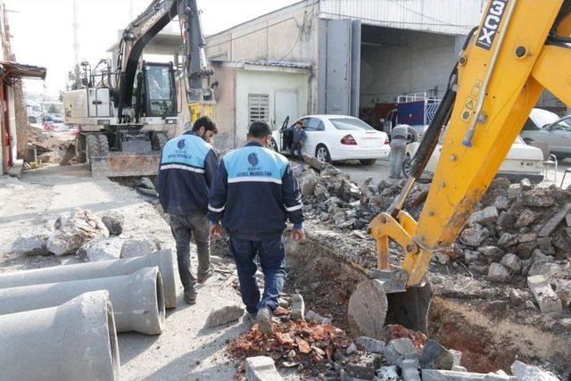 Şanlıurfa’da Kanalizasyon Hat Yenileme Çalışmaları Sürüyor