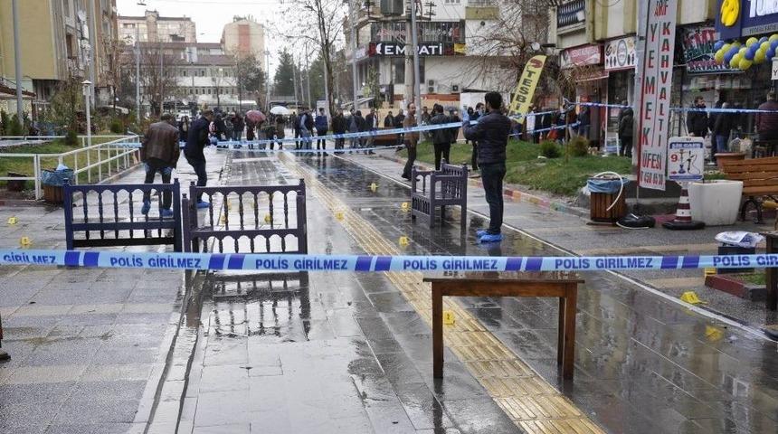 Diyarbakır&rsquo;da Silahlı Kavga: 4 Yaralı