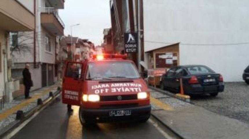 Asans&ouml;rde Mahsur Kalan Bir Kişi İtfaiye Ekiplerince Kurtarıldı