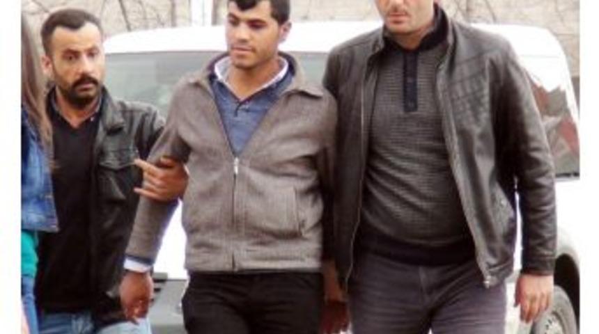 Boşandığı Eşini Kucağındaki &Ccedil;ocuğu İle &Ouml;ld&uuml;ren Ş&uuml;pheli Tutuklandı