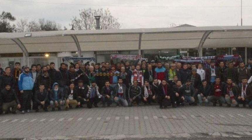 Akhisar Belediyespor Taraftarları &Ouml;rnek Olmaya Devam Ediyor