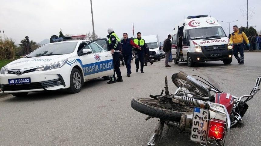 Otomobille Motosiklet &Ccedil;arpıştı: 1 Ağır Yaralı