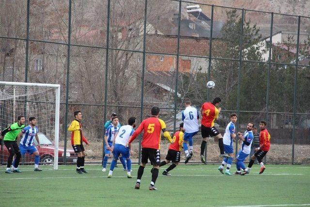 25 Mart Oltuspor, Lidere Ders Verdi