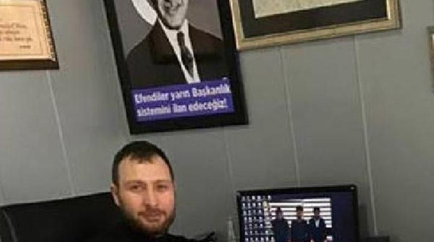 Atat&uuml;rk'&uuml;n Fotoğrafı &Uuml;zerine Cumhurbaşkanı'nın Fotoğrafını Monte Eden &Ccedil;alışan Hakkında Inceleme