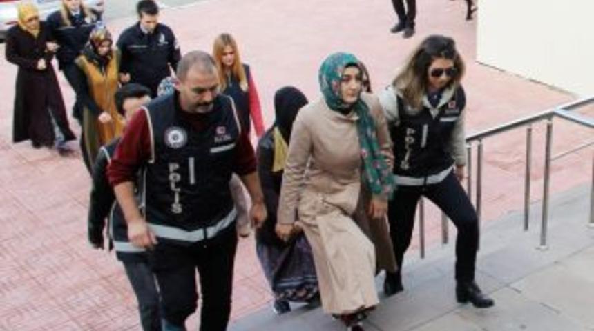 Fet&ouml; Ablası Engelli &Ccedil;ocuğu İ&ccedil;in Serbest Bırakıldı