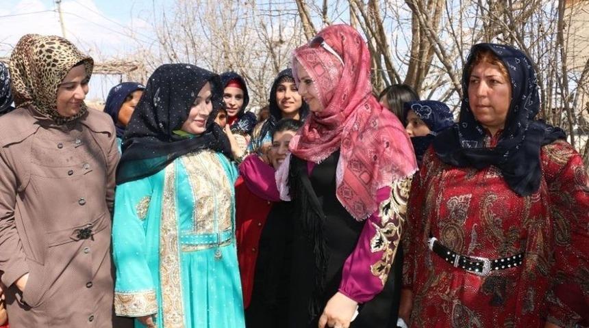 Ak&ccedil;akale Belediyesi Evet İ&ccedil;in &Ccedil;almadık Kapı Bırakmayacak