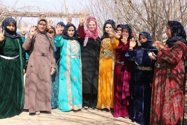 Ak&ccedil;akale Belediyesi Evet İ&ccedil;in &Ccedil;almadık Kapı Bırakmayacak 2