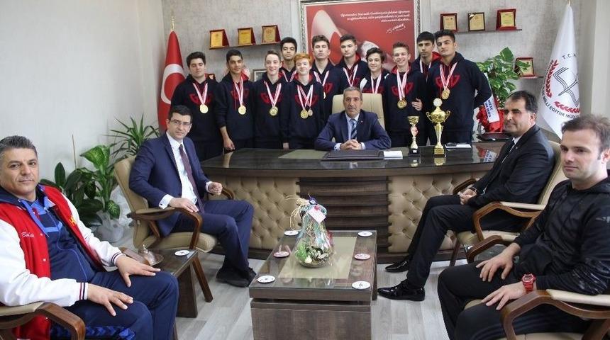 Gkv&rsquo;nin Şampiyon Ekipi Mehmet Yağcı&rsquo;yı Ziyaret Etti