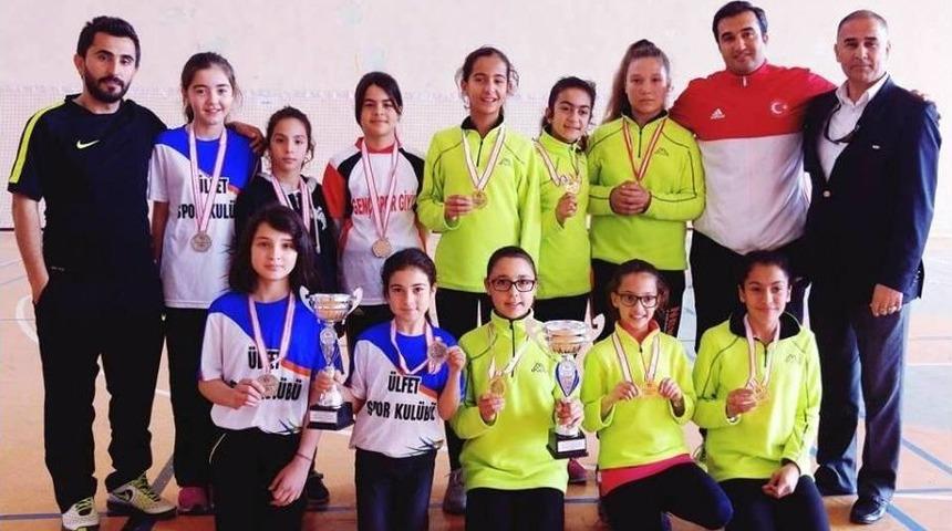 Adana’da Okullararası Küçükler Badminton İl Birinciliği