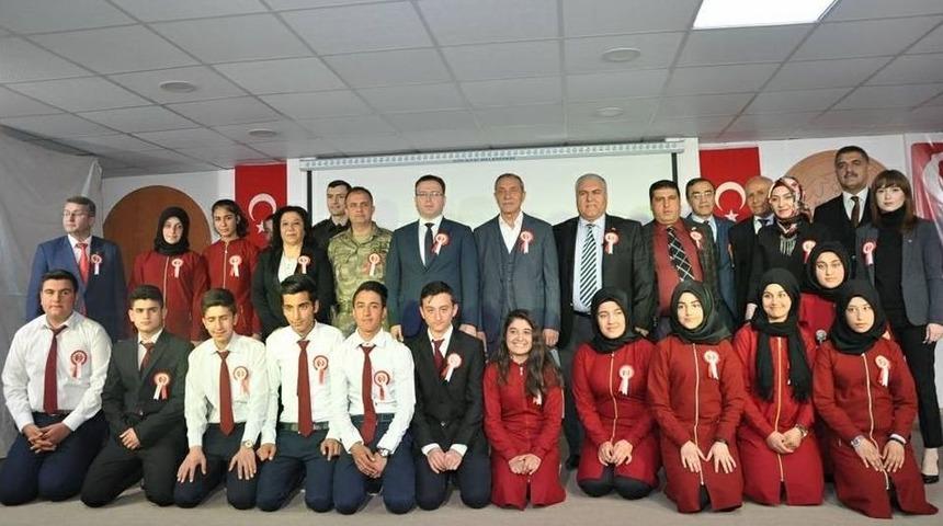 Mehmet Akif Ersoy G&ouml;lbaşı İl&ccedil;esinde Anıldı