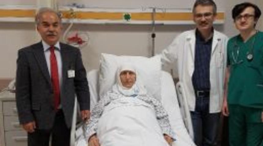 Esog&uuml; Hastanesinde Aort Baloncuğu Patlamadan Tedavi Edildi