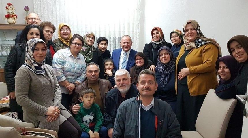 Başkan Mehmet Keleş Ev Ziyaretleri Yapıyor