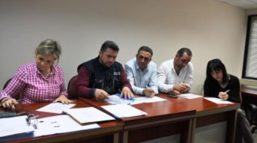 İzmit&rsquo;te Bozuk Yol Ve Kaldırımlar Tamir Edilecek