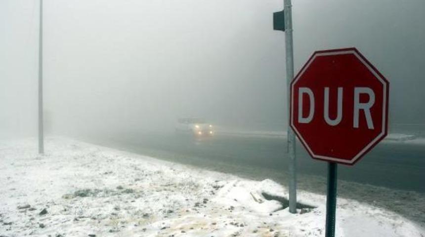 Kar Ve Sis Bolu Dağı'nda Ulaşımı Yavaşlattı