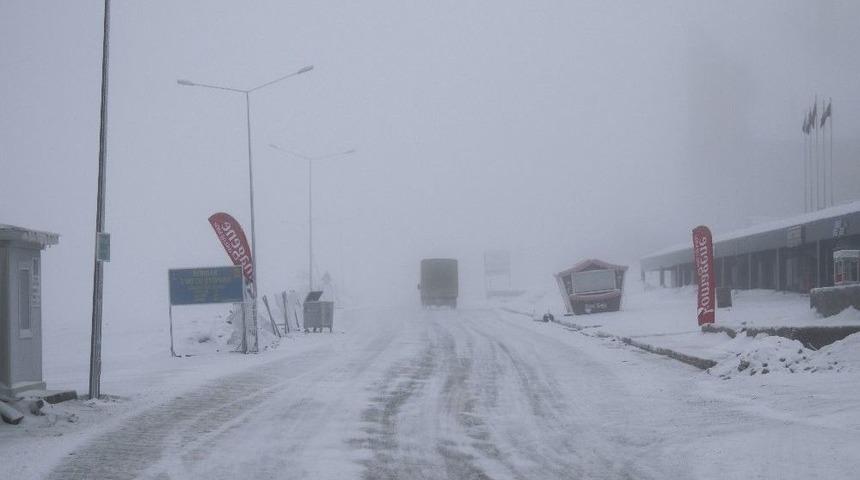 Uludağ&rsquo;a Kar Yağdı